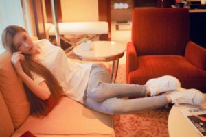 伸到同桌胸罩里摸她奶_高清手机在线看